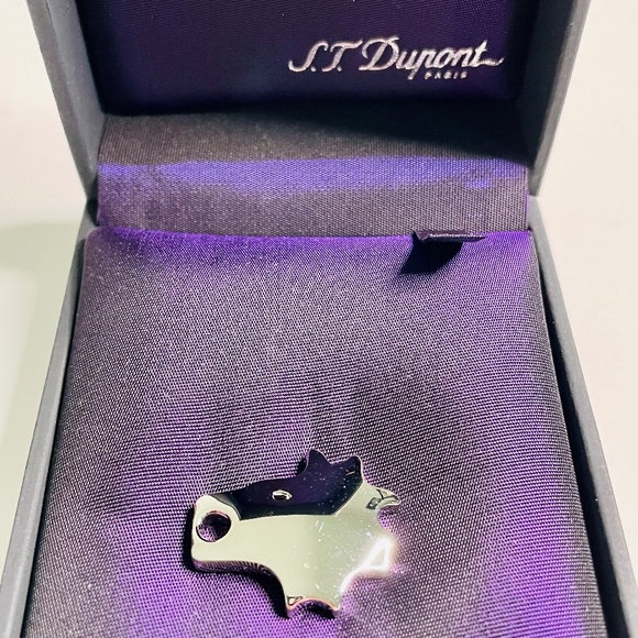 S.T. Dupont Paris Wolf Head Palladium Lapel Pin Made in France with Box - Picture 3 of 13